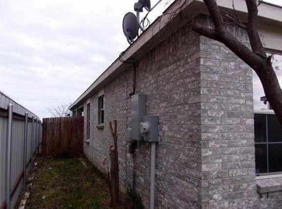 4th image of 6102 Horne Dr