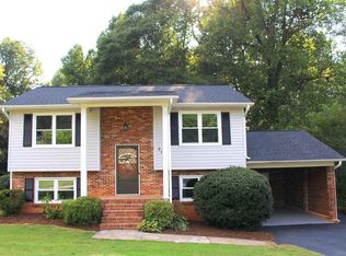 219 River Forest Dr, Boiling Springs, SC 29316