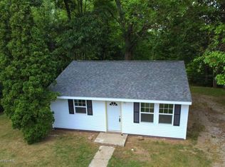 1288 River St, Three Rivers, MI 49093