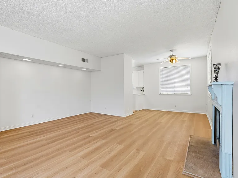 13901 Olive View Ln — Photo 17