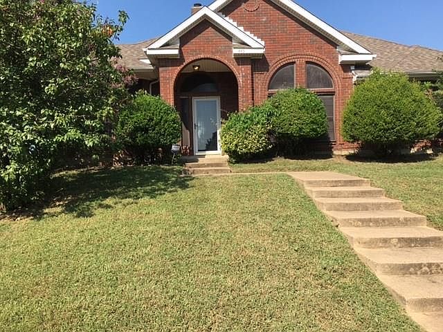 1st image of 445 Derby Ln