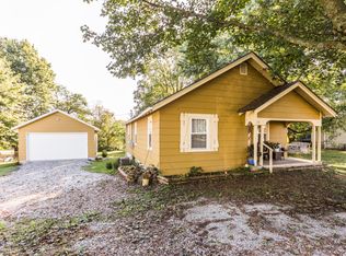 210 S Delaware St, Nixa, MO 65714
