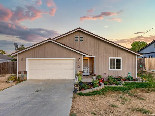21620 Loop St, Tehachapi, CA 93561