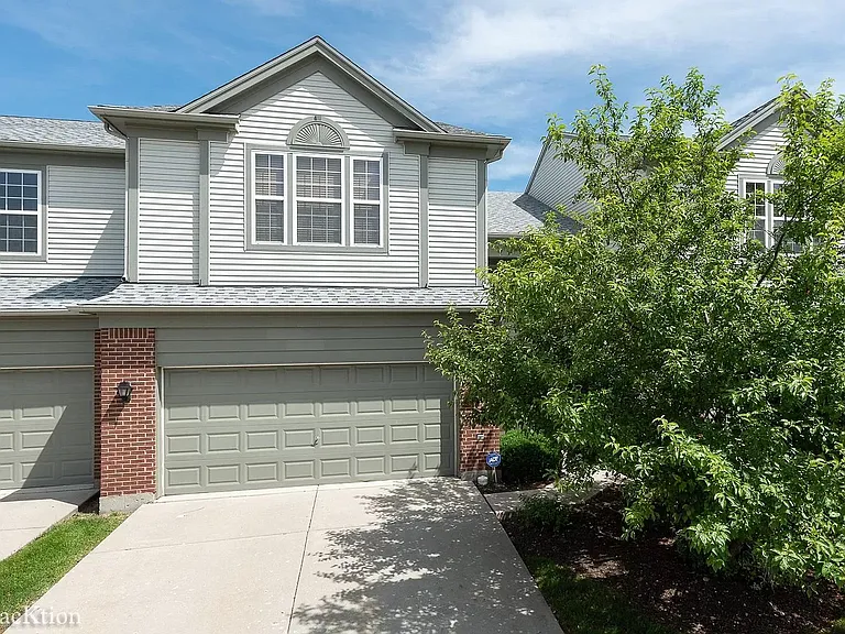 1584 Yellowstone Dr — Photo 1
