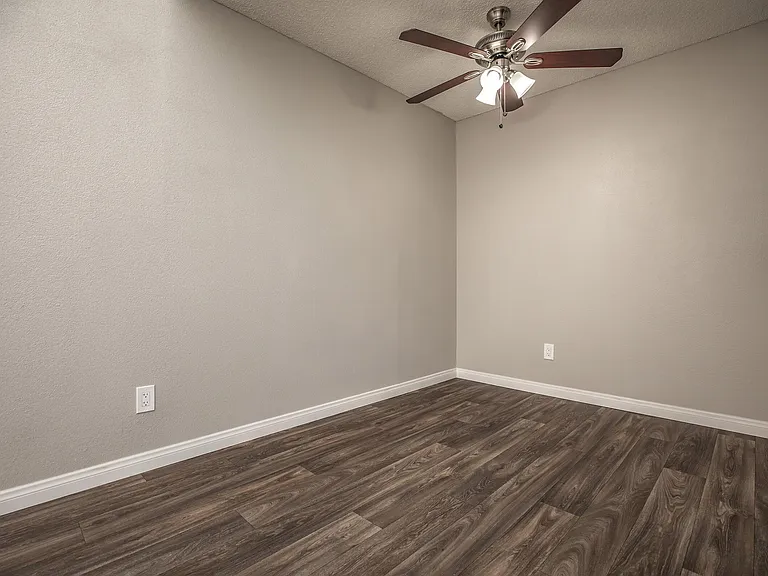 Peartree Apartments — Photo 49