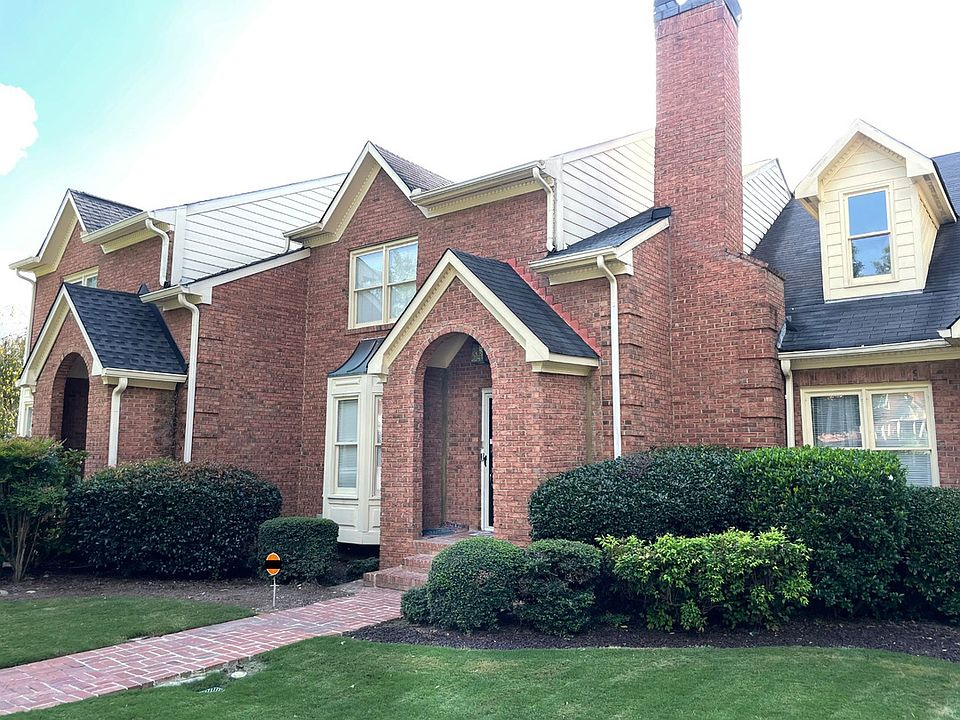 2nd image of 110 Holcomb Ct