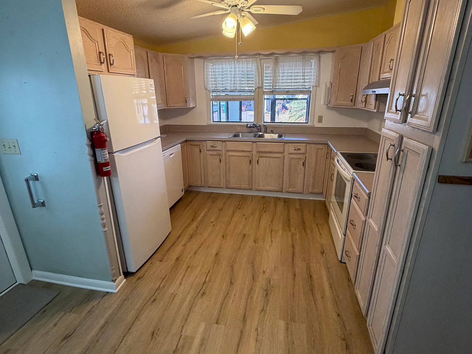 3 bed, 1104 sqft, $1,400 — Photo 3