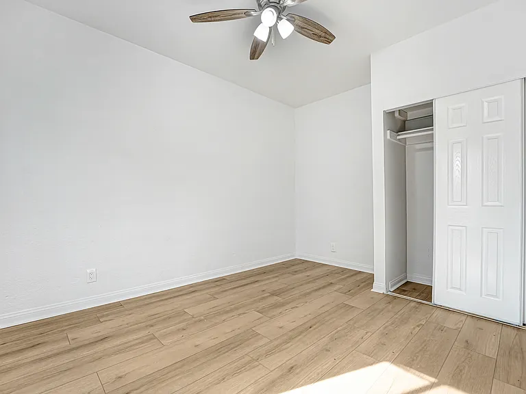 221 S Avenue 19 #221-1/4 — Photo 4