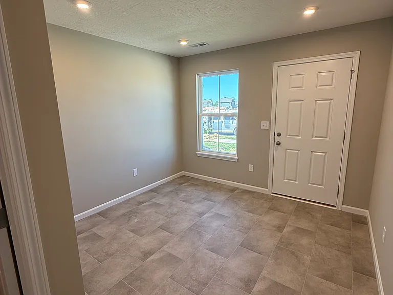 3379 Fall Leaf Ct — Photo 8