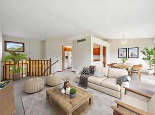 2211 Van Sloun Rd, Chaska, MN 55318