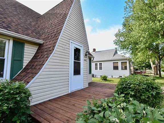 3rd image of 3903 S Chalmers Ave