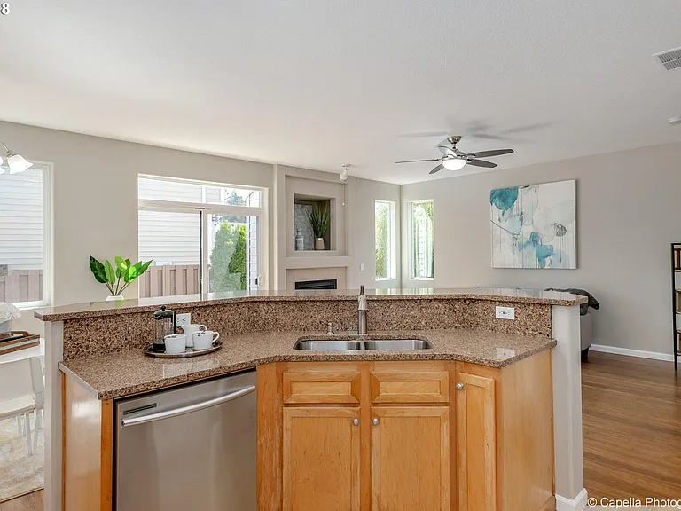 10354 NE Okanogan St — Photo 5