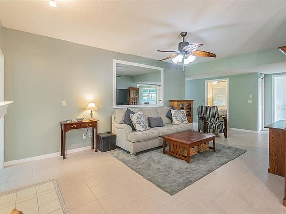 5th image of 8395 Meadowbrook Dr APT 3
