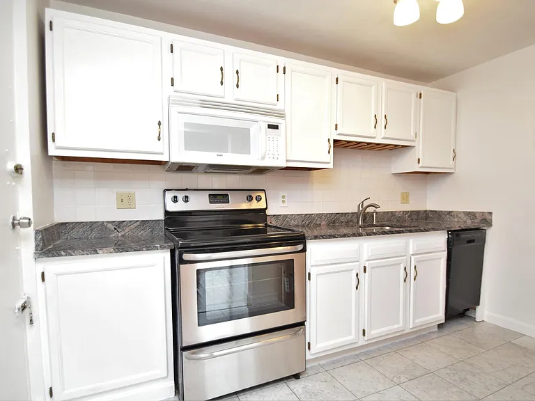 135 Inman St #12 — Photo 2