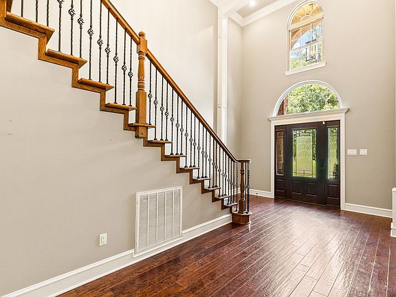 5th image of 5806 Catalina Ave