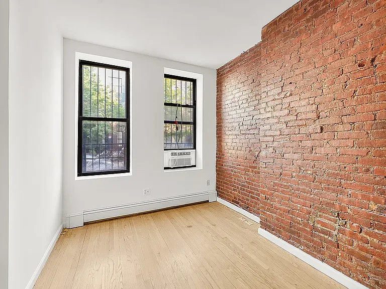 851 Hart St #L — Photo 1