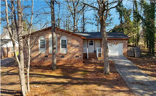 204 Ashwood Dr Photo 1