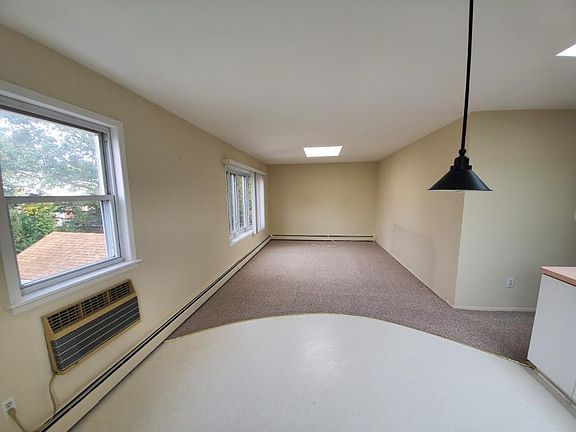 4th image of 93 Kenneth Pl Floor 2