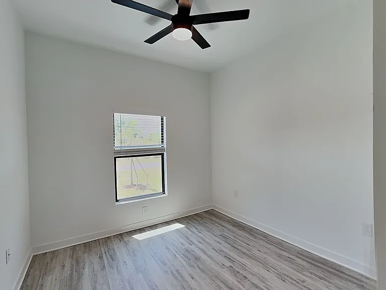 1125 Highlands Rd — Photo 10