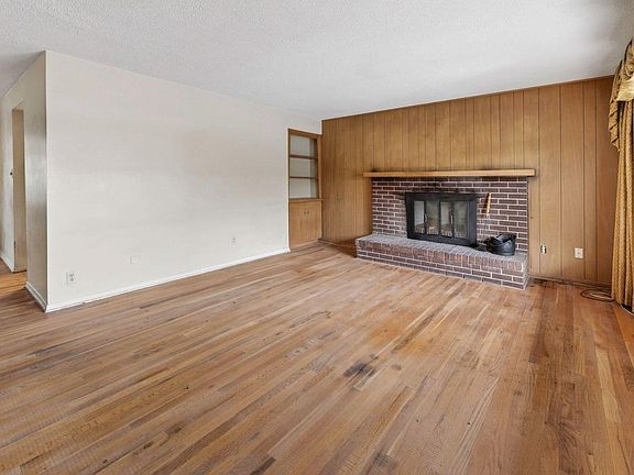 3rd image of 4700 Shawnee Pl