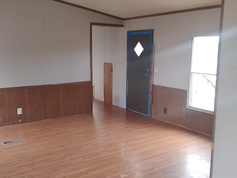 26627 Idaho Rd — Photo 2