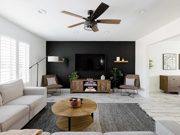 8407 E Orange Blossom Ln — Photo 3