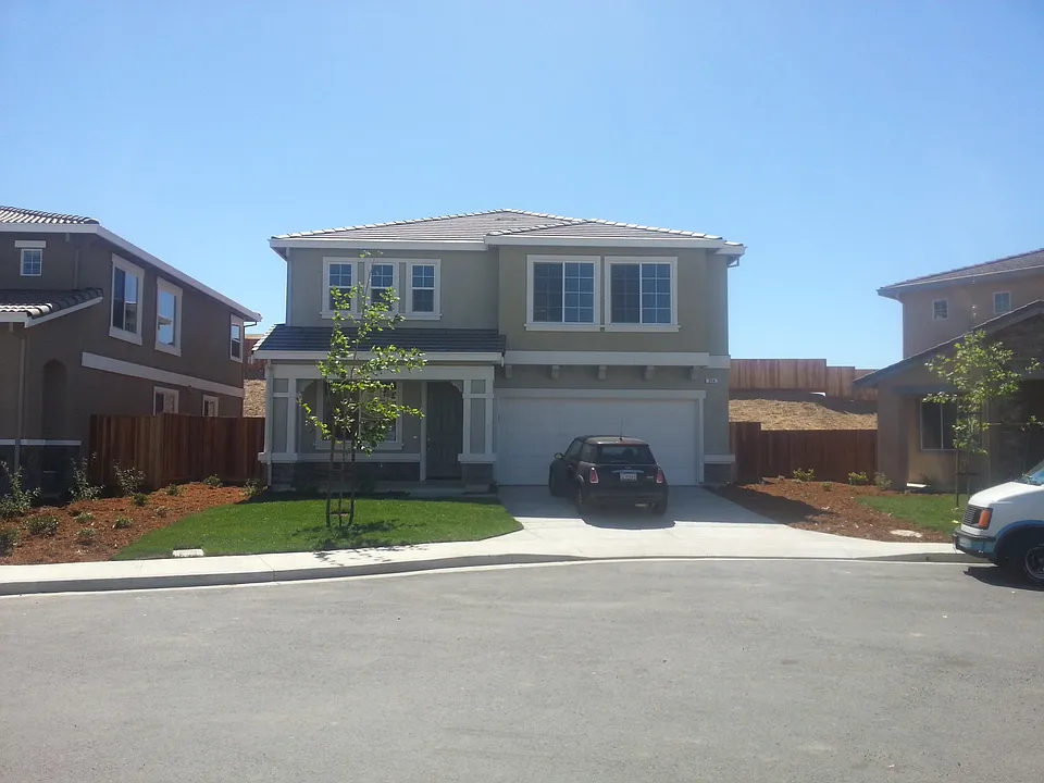 254 Altadena Cir