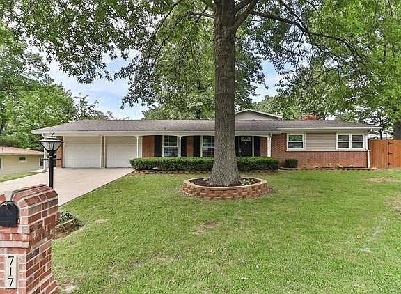 2nd image of 717 Paschal Dr
