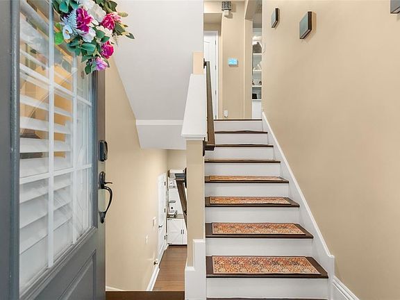 5th image of 801 LOBELIA DRIVE