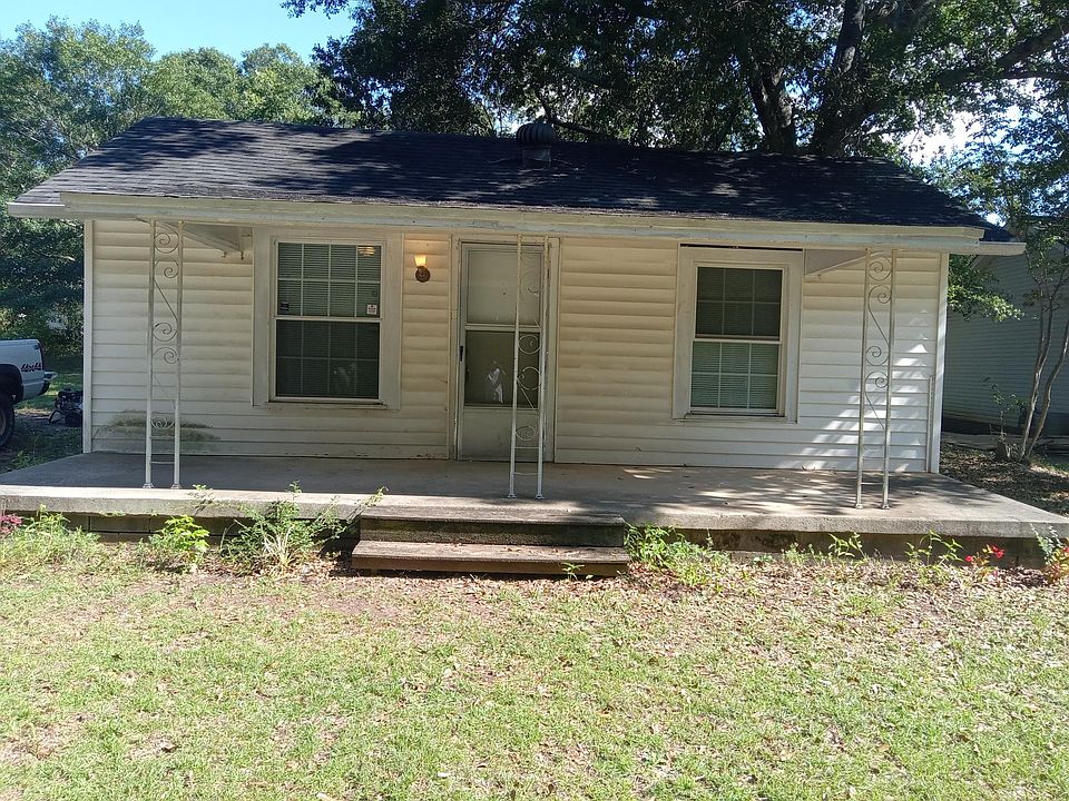 1st image of 38 Leone Ave