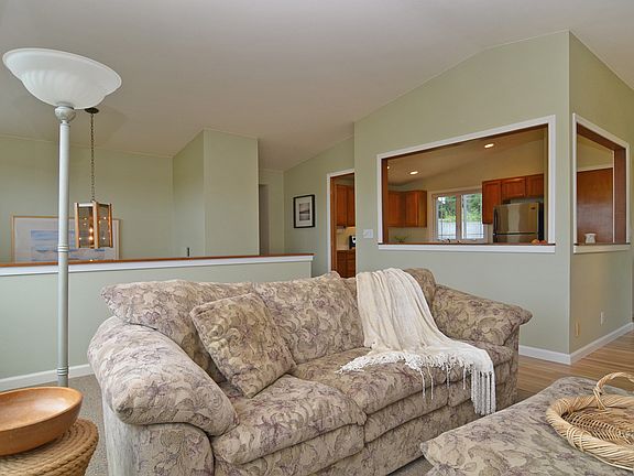 5th image of 11320 Southwind Ct NE