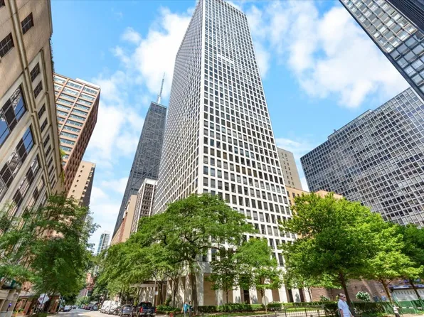 260 E Chestnut St APT 303, Chicago, IL 60611