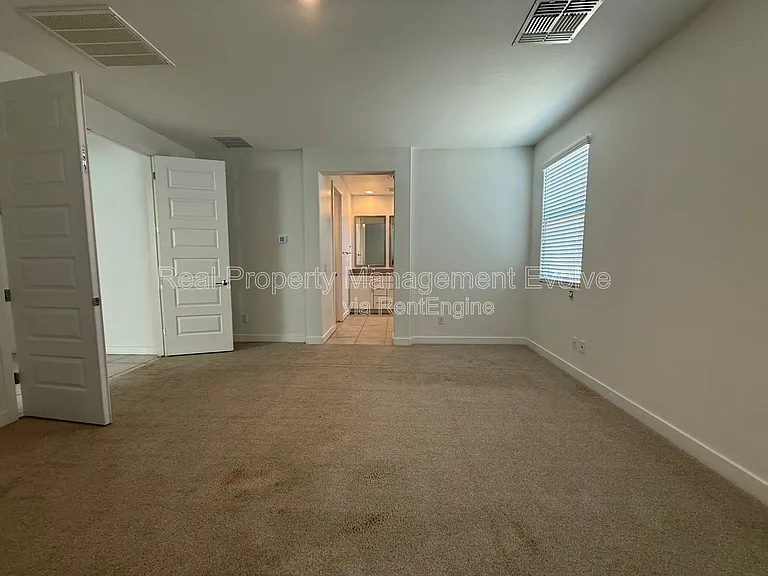 6324 W Warner St — Photo 12