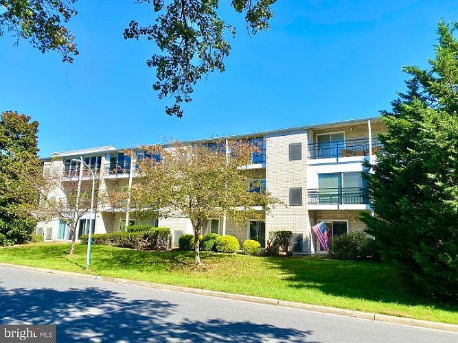 1st image of 15300 Wallbrook Ct #47-3E