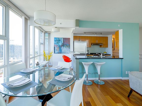5th image of 1077 Marinaside Cres #1906