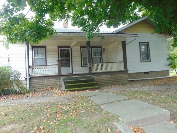 500 S Van Buren St, Newton, IL 62448