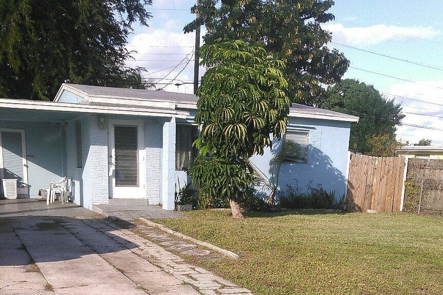 1st image of 1465 NE 27th Ct