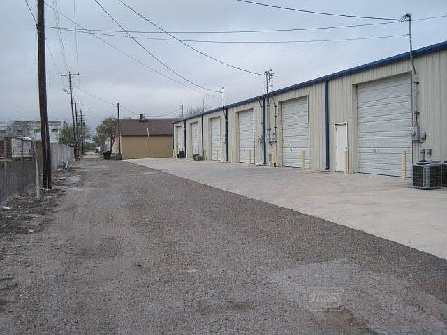 2nd image of 211 W Jefferson Ave