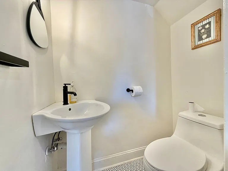 907 Oak Tree Dr — Photo 10