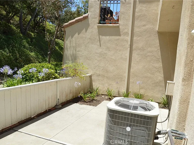 227 Chandon — Photo 12