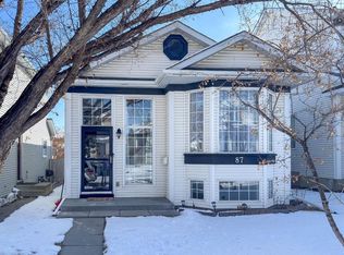87 W Hidden Grn NW, Calgary, AB T3A5K7