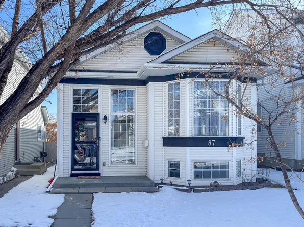 87 W Hidden Grn NW, Calgary, AB T3A 5K7