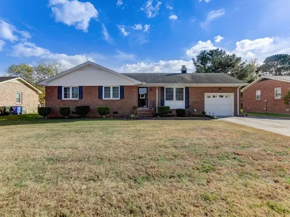 2211 Fieldcrest Rd E, Wilson, NC 27893