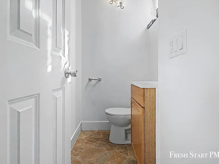1113 Alpine Ave NW — Photo 28