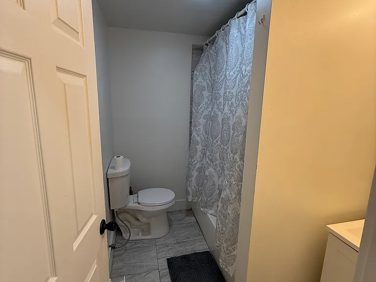 1471 E 118th St #2 — Photo 11