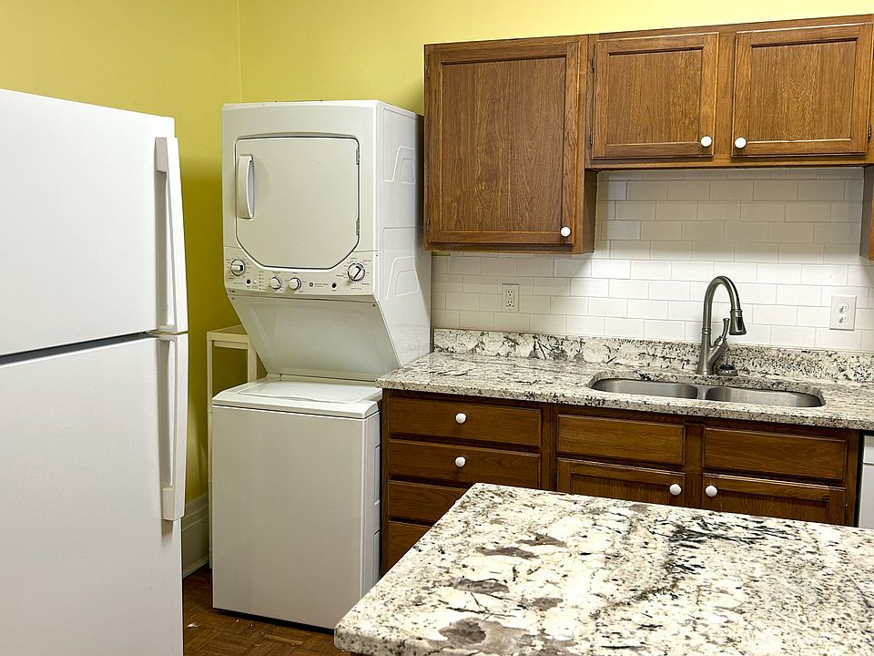 KITCHEN ISLAND REFRIGERATOR
 W ITH ICE MAKER LAUNDRY