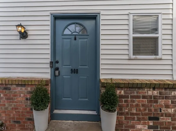908 Reed Ct, Raritan Twp., NJ 08822