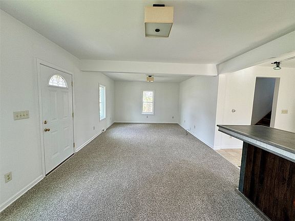 4th image of 823 Wyoming Ave