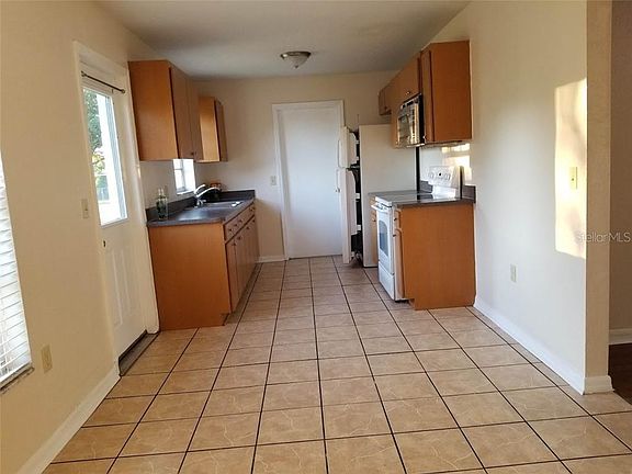 3rd image of 5569 Viburnum Ct