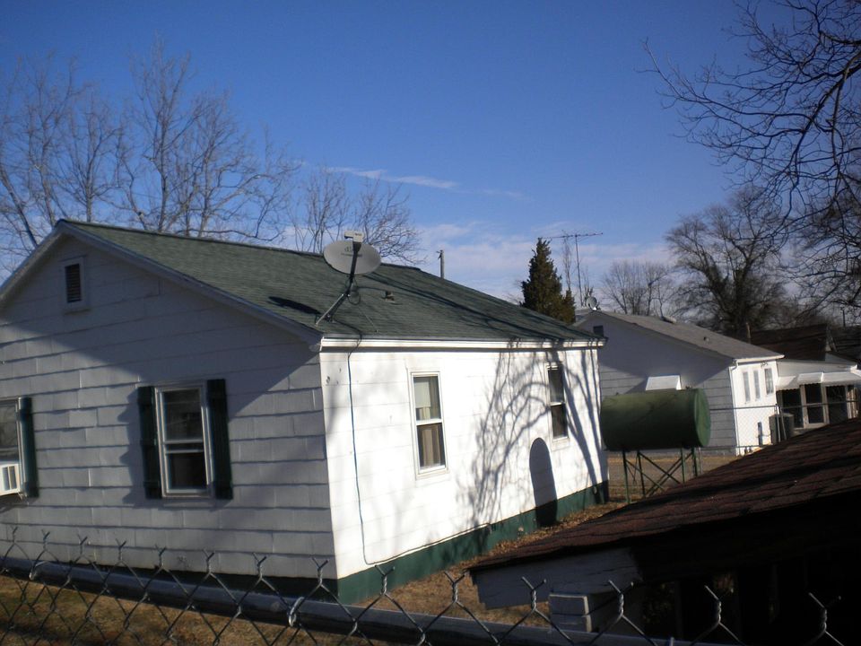 2nd image of 24 Price St
